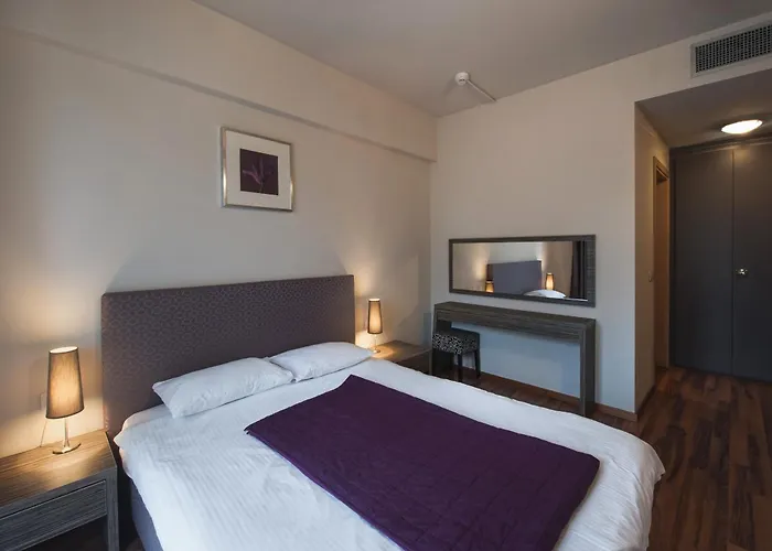 Hemingway ブカレスト